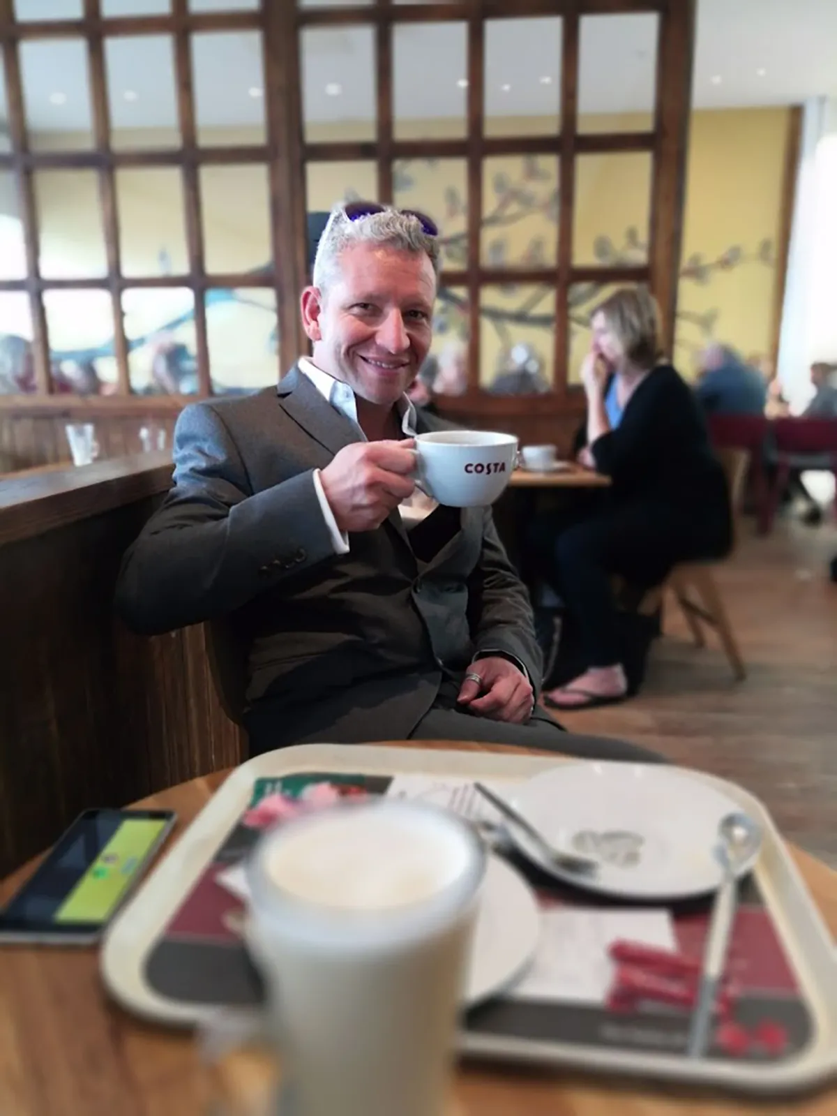 sam-howell-in-coffee-shop